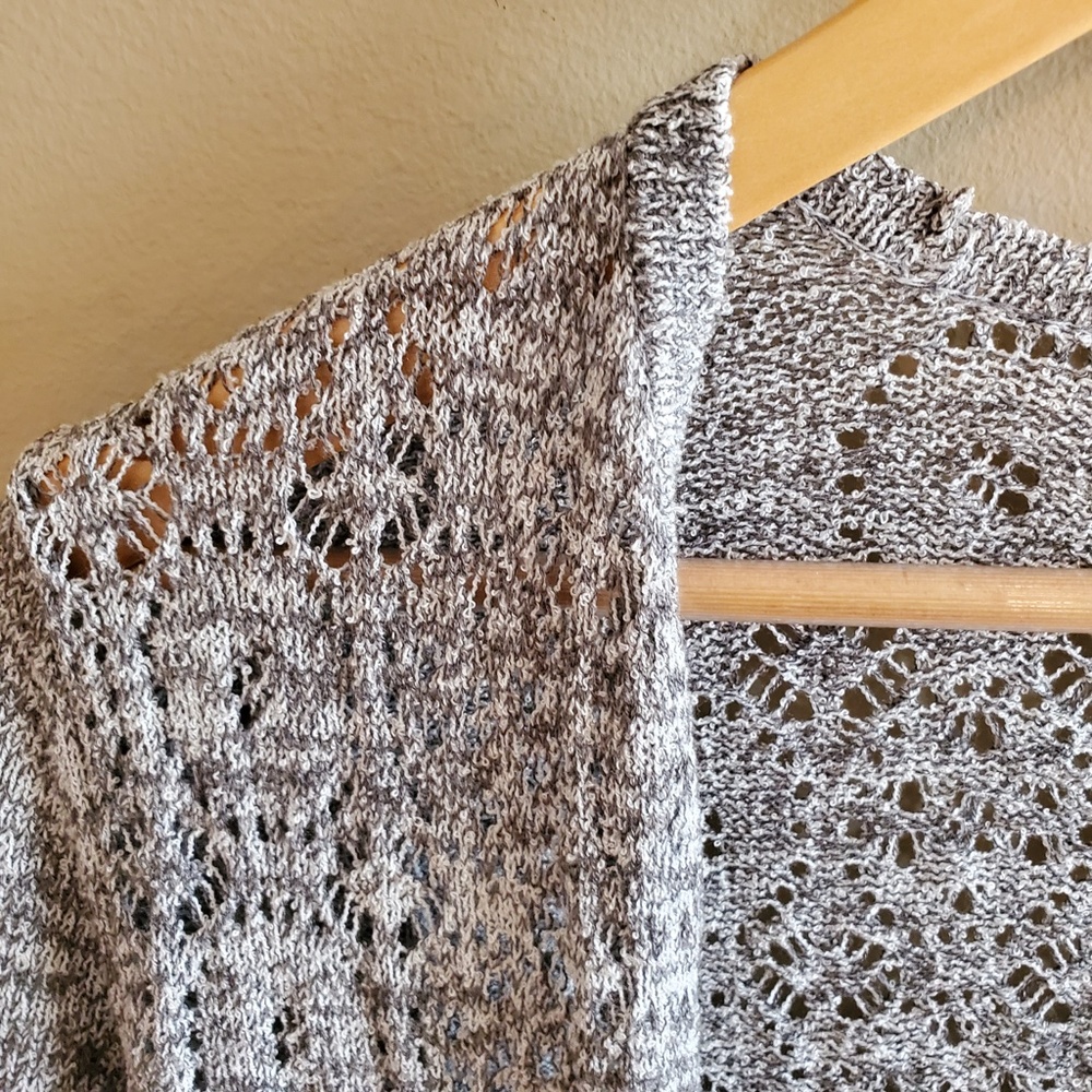 🚫 Sold 🚫 Gray Knit Cardigen sz XS - Picture 3 of 6